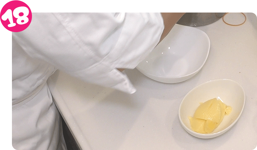 プリン盛り付け